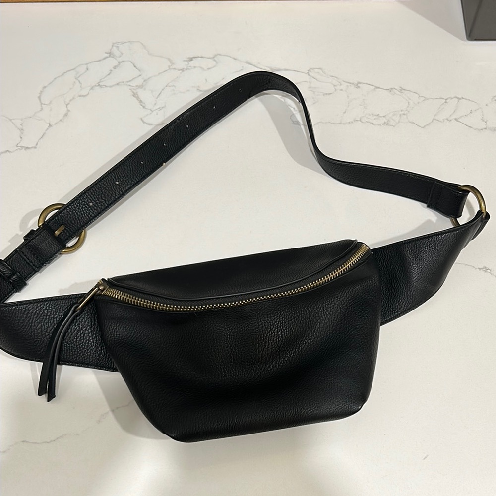 Universal Threads Faux Leather Crossbody